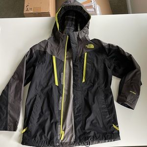 Barely Worn North Face rain coat Boys Size Medium 10/12